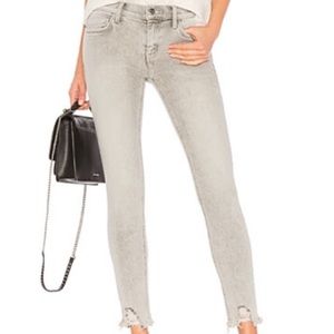 ✨Like New✨ Current Elliott skinny grey jeans